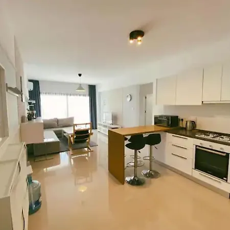 Appartement Designed Two Bedroom Pool Side In A 5 Star Resort, Iskele, North Cyprus Trikomo