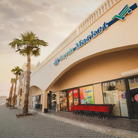 Designed Two Bedroom Pool Side In A 5 Star Resort, Iskele, North Cyprus Appartement *