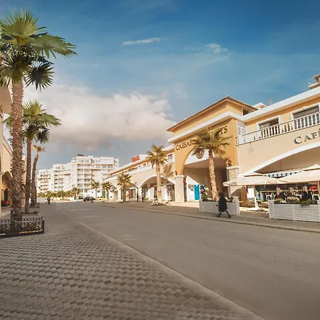 Appartement Designed Two Bedroom Pool Side In A 5 Star Resort, Iskele, North Cyprus Trikomo