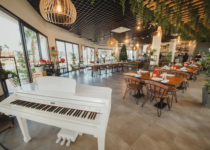 Designed Two Bedroom Pool Side In A 5 Star Resort, Iskele, North Cyprus アパート *